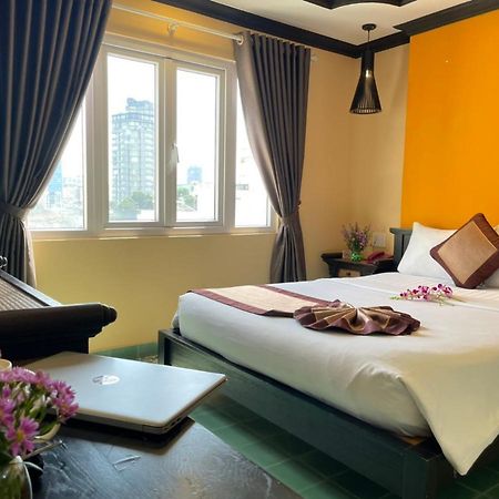 Ipeace Hotel - Bui Vien Walking Street Ho Chi Minh City Exterior photo