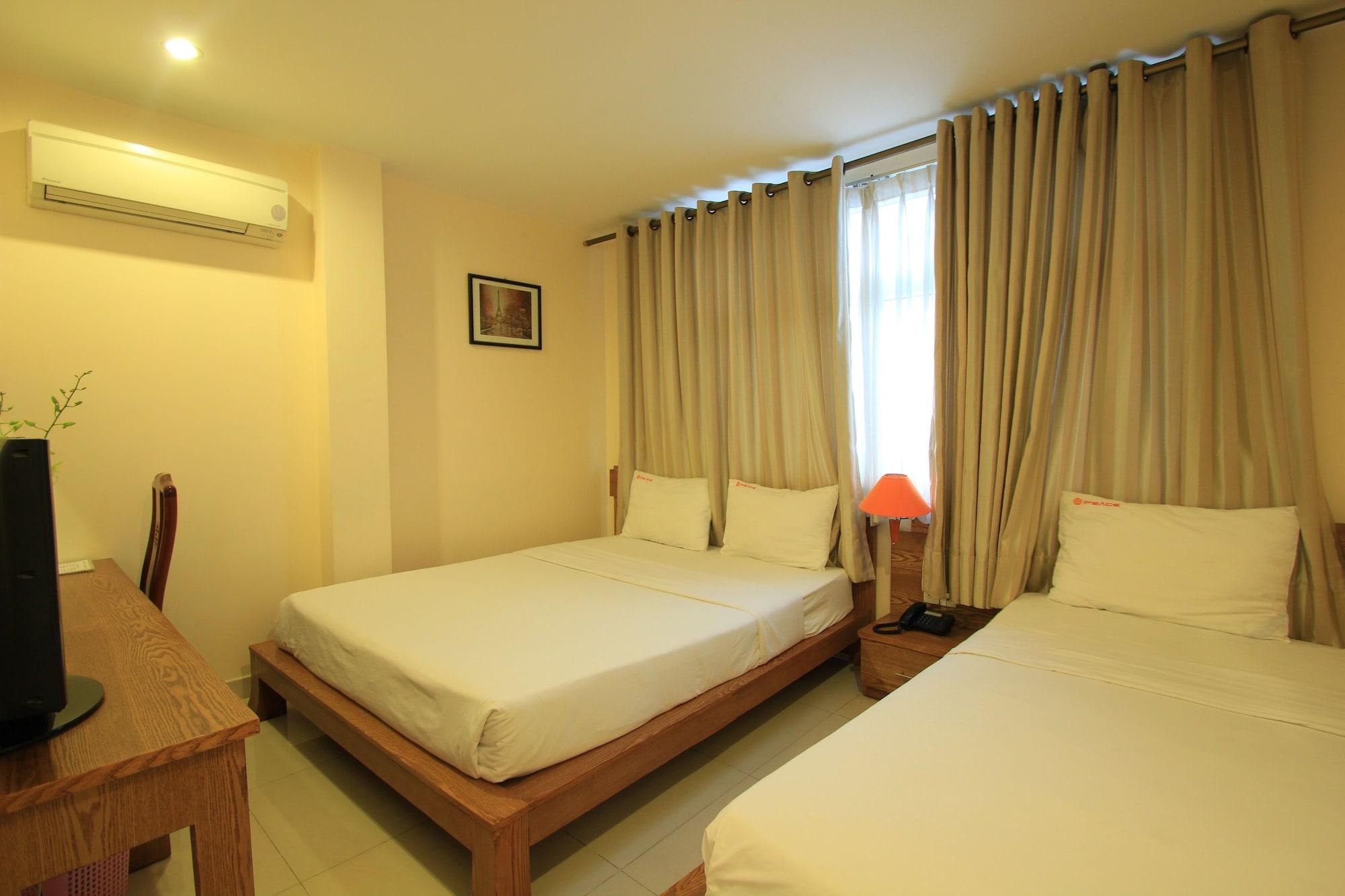 Ipeace Hotel - Bui Vien Walking Street Ho Chi Minh City Exterior photo