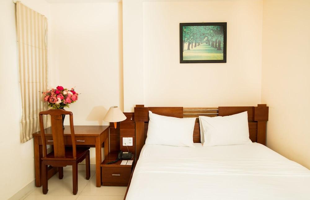 Ipeace Hotel - Bui Vien Walking Street Ho Chi Minh City Exterior photo