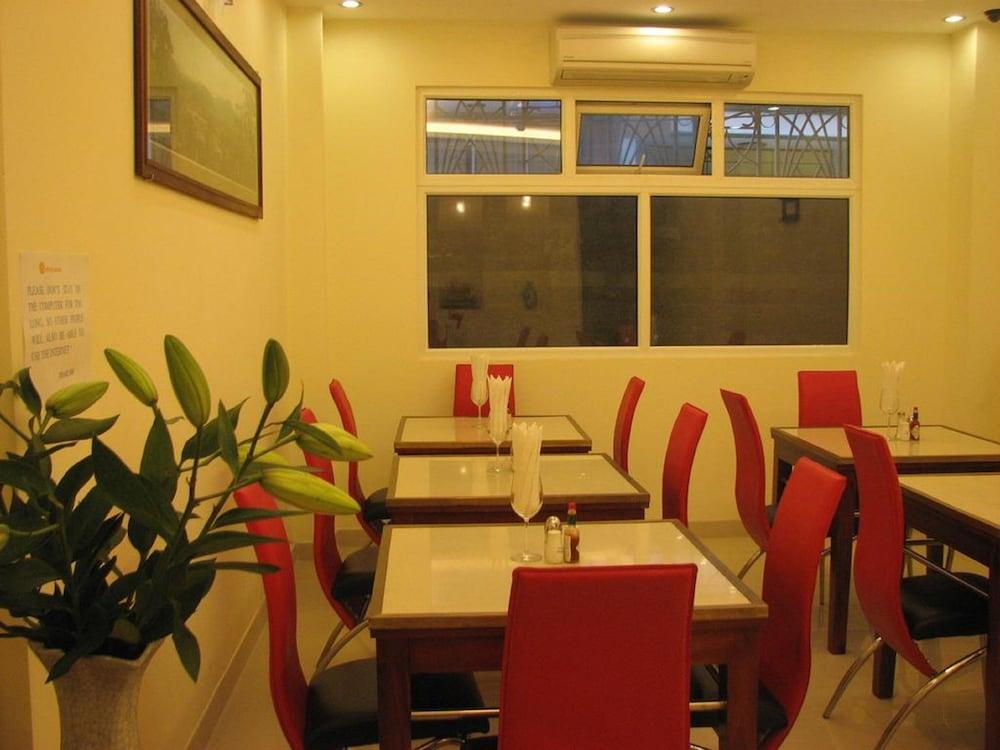 Ipeace Hotel - Bui Vien Walking Street Ho Chi Minh City Exterior photo