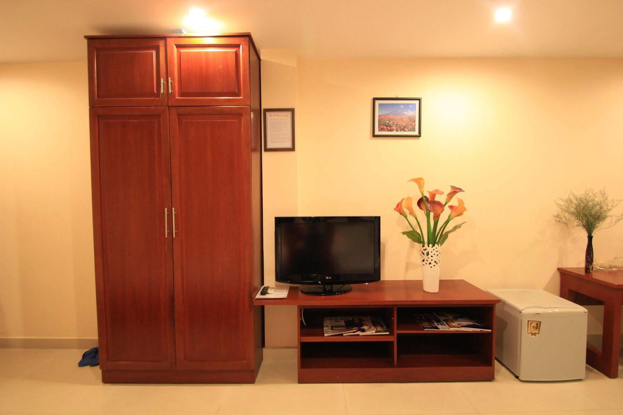 Ipeace Hotel - Bui Vien Walking Street Ho Chi Minh City Exterior photo