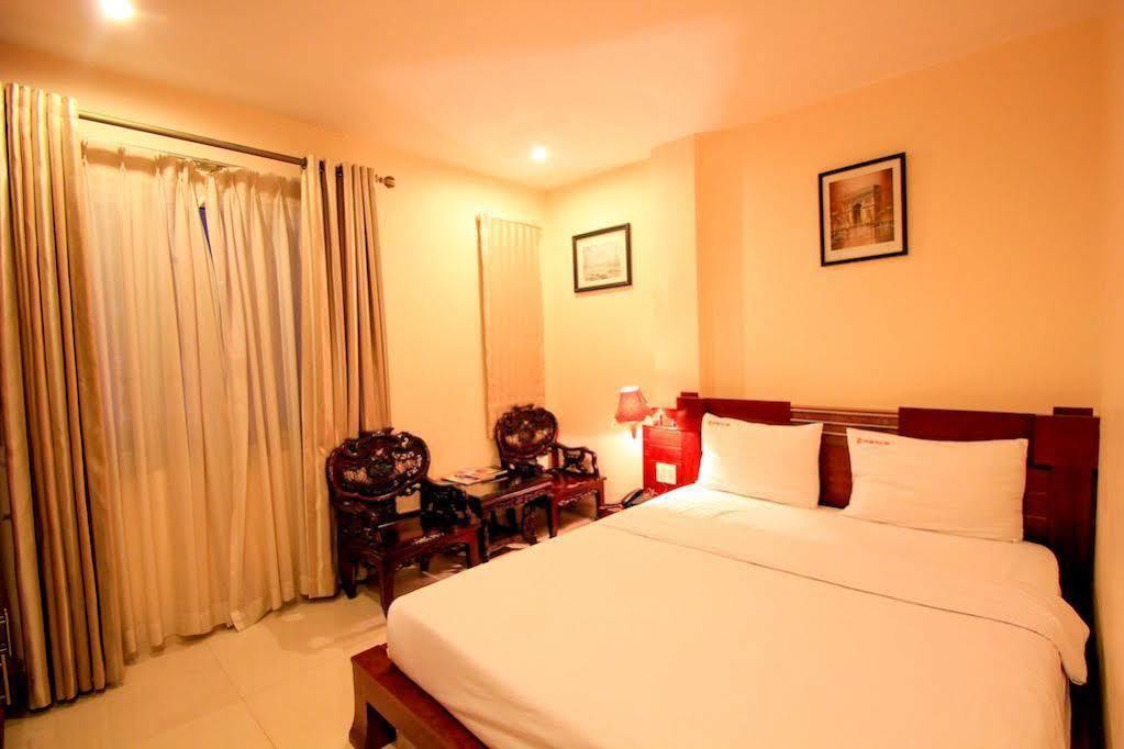 Ipeace Hotel - Bui Vien Walking Street Ho Chi Minh City Exterior photo