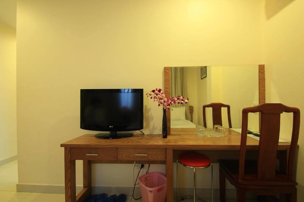 Ipeace Hotel - Bui Vien Walking Street Ho Chi Minh City Exterior photo