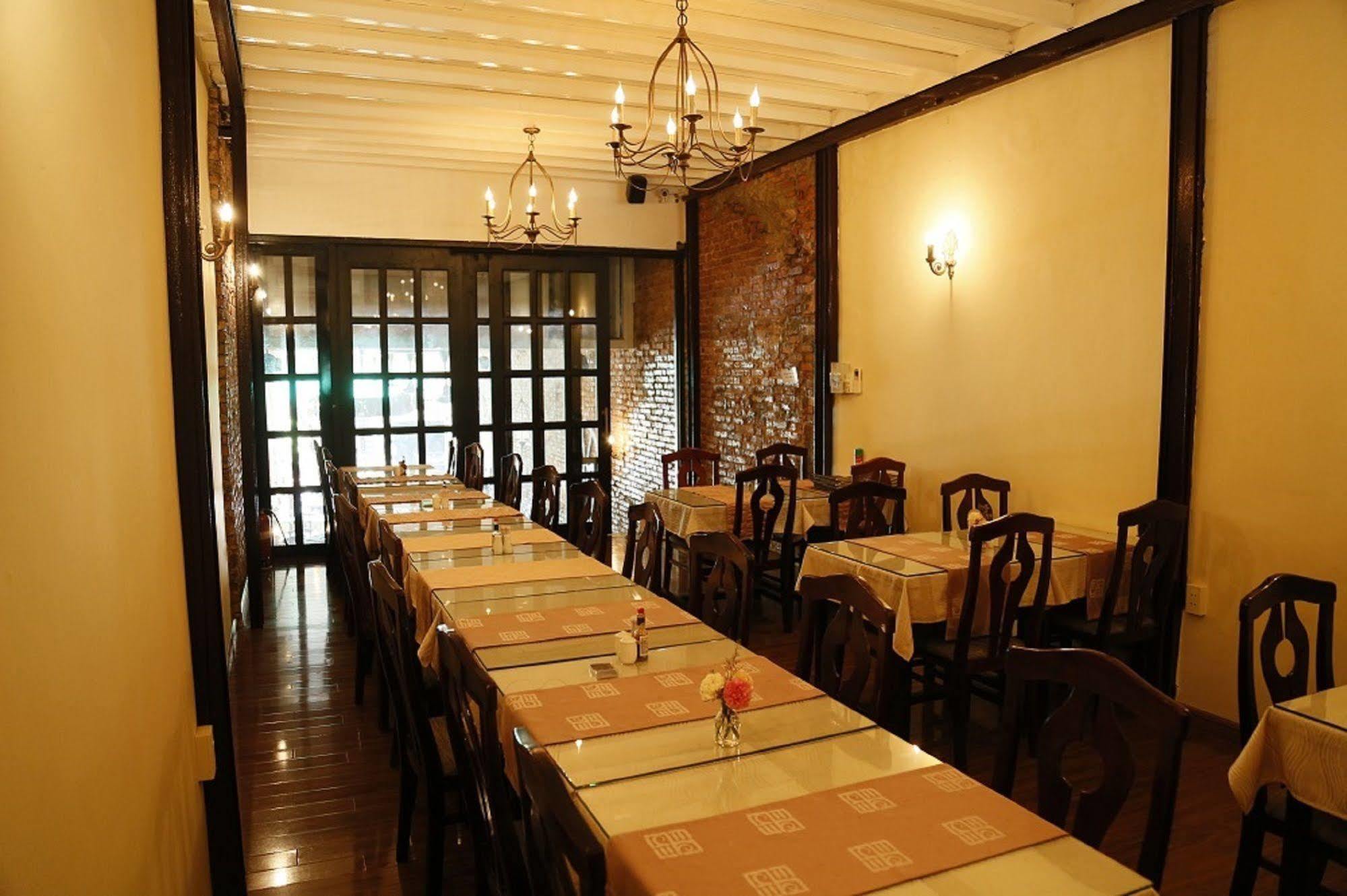 Ipeace Hotel - Bui Vien Walking Street Ho Chi Minh City Exterior photo